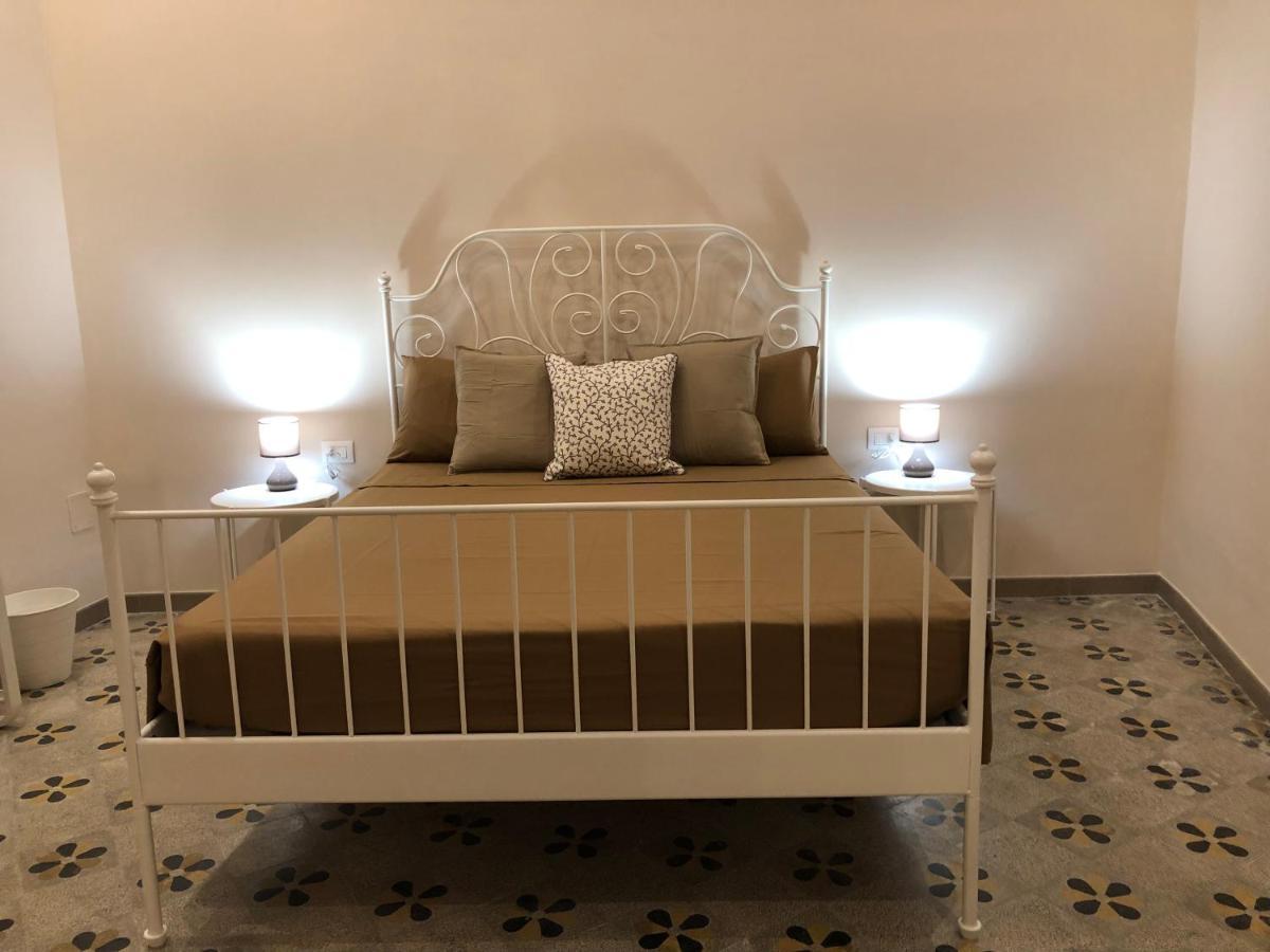 B&B Meliora Rooms アヴォラ エクステリア 写真