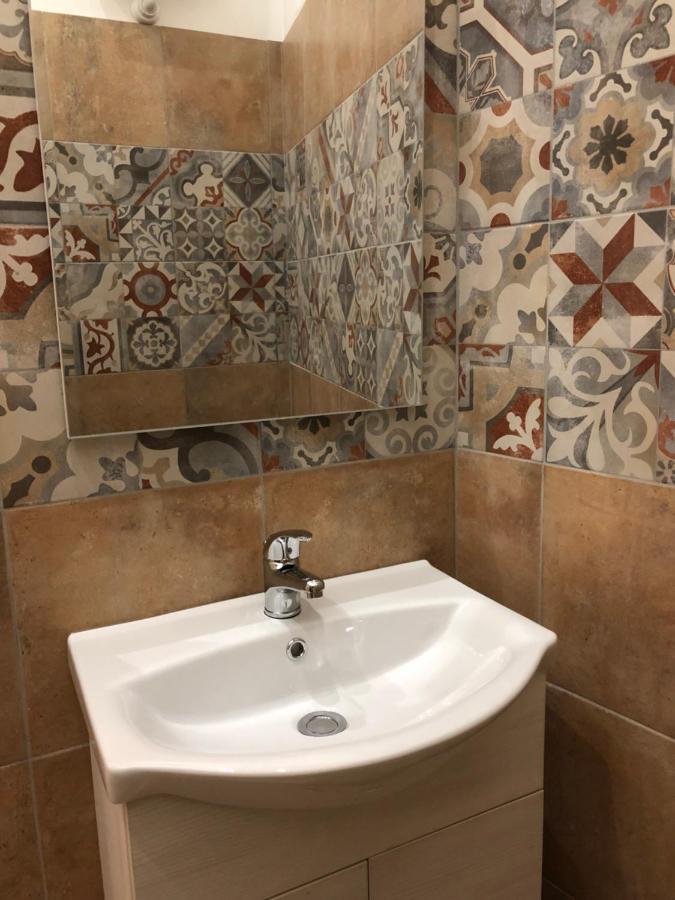 B&B Meliora Rooms アヴォラ エクステリア 写真